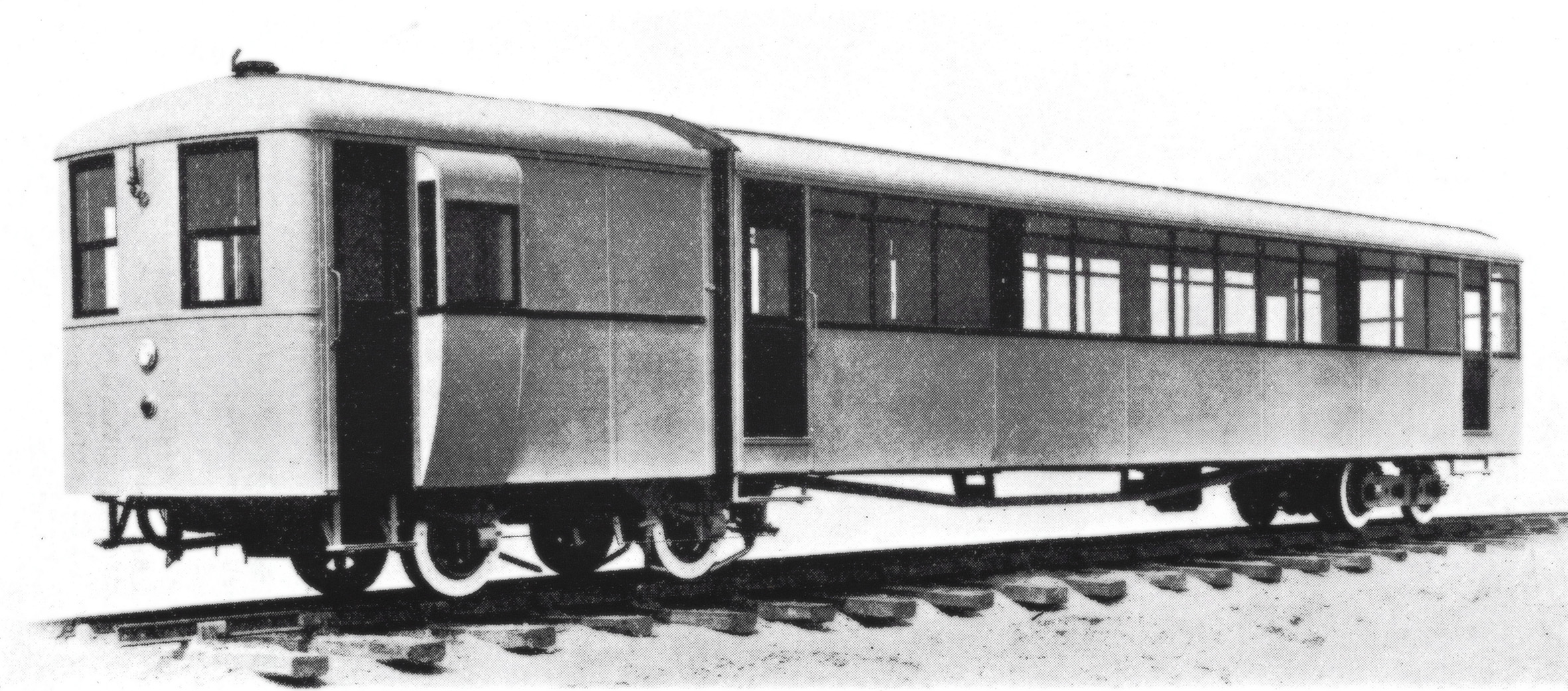 The Pioneer, the first of Sentinel's steam railmotors built for demonstration on the Jersey Railway. A.R. Bennett recommended their adoption in Malta, with the Nationalist Party insisting the manufacturers should tender for the lease of the railway to operate it. A small steam engine was integrated into the box end of the vehicle which could be operated by the driver from either end.